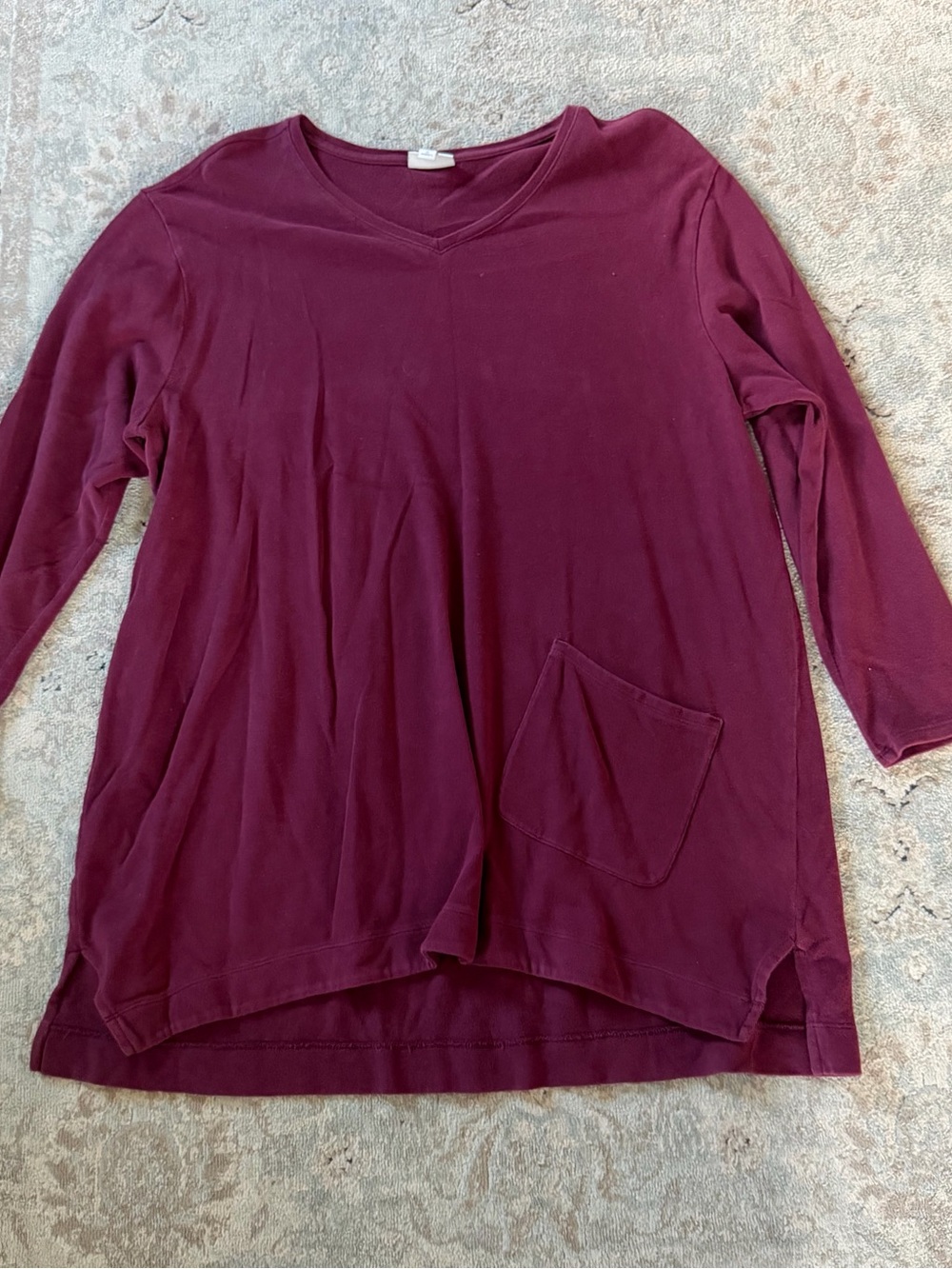 Women's Relaxed V-Neck Tunic with Front Patch Pocket - Burgundy